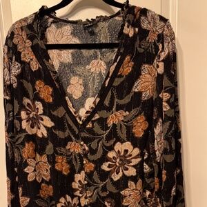 Floral Lurex Button-Front Blouse 🌼✨